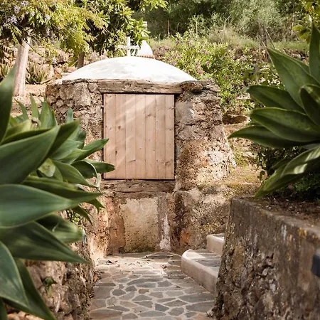 Rotes Con Jardin Y Barbacoa
