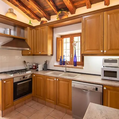Holiday home Rotes Con Jardin Y Barbacoa